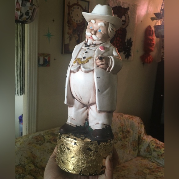 Vintage ALBERTA'S Southern Gentleman - KFC Col Sanders  1965 Bourbon Decanter - Picture 2 of 12